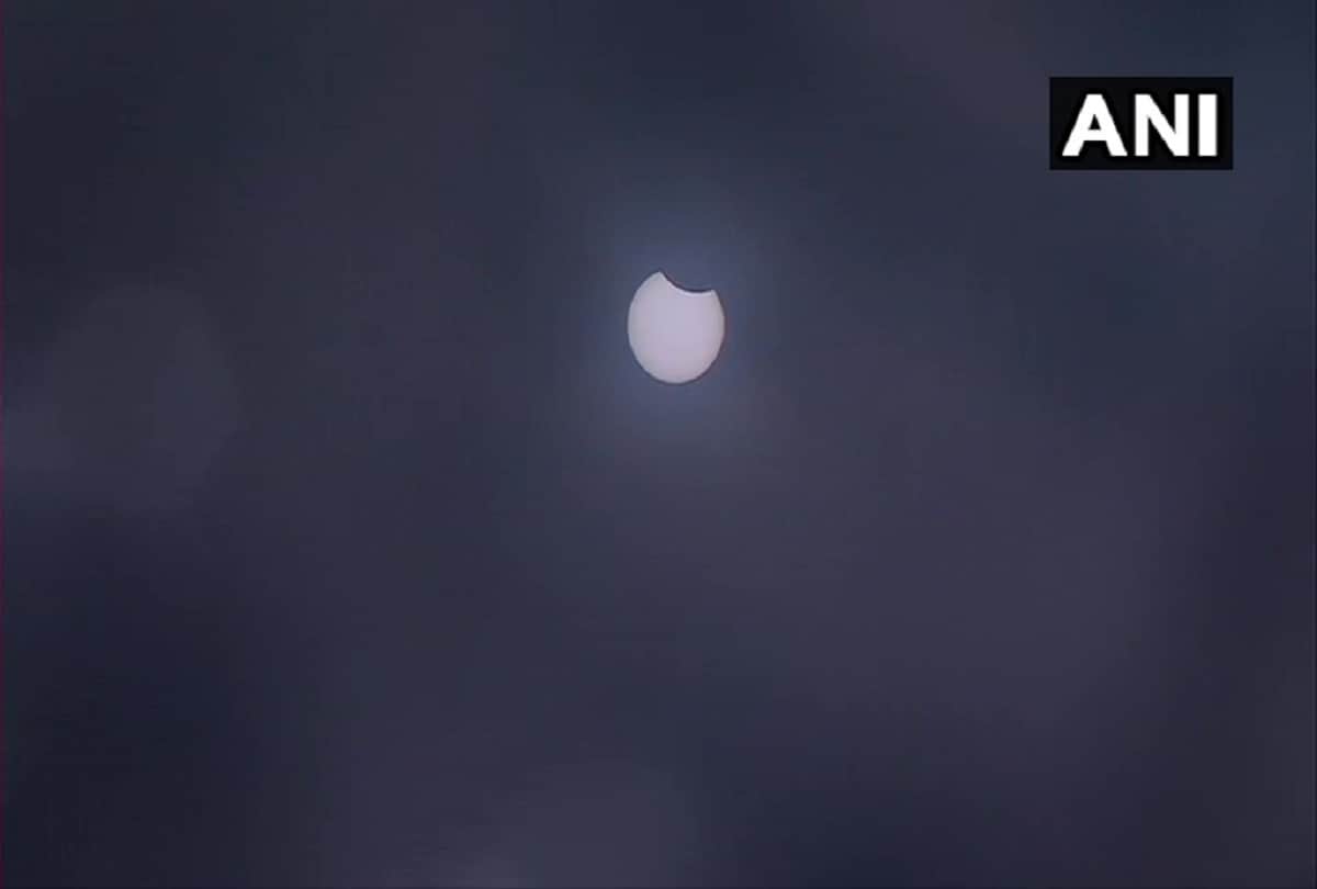 Last solar eclipse of the year, see through the pictures, what city the sun looked like
