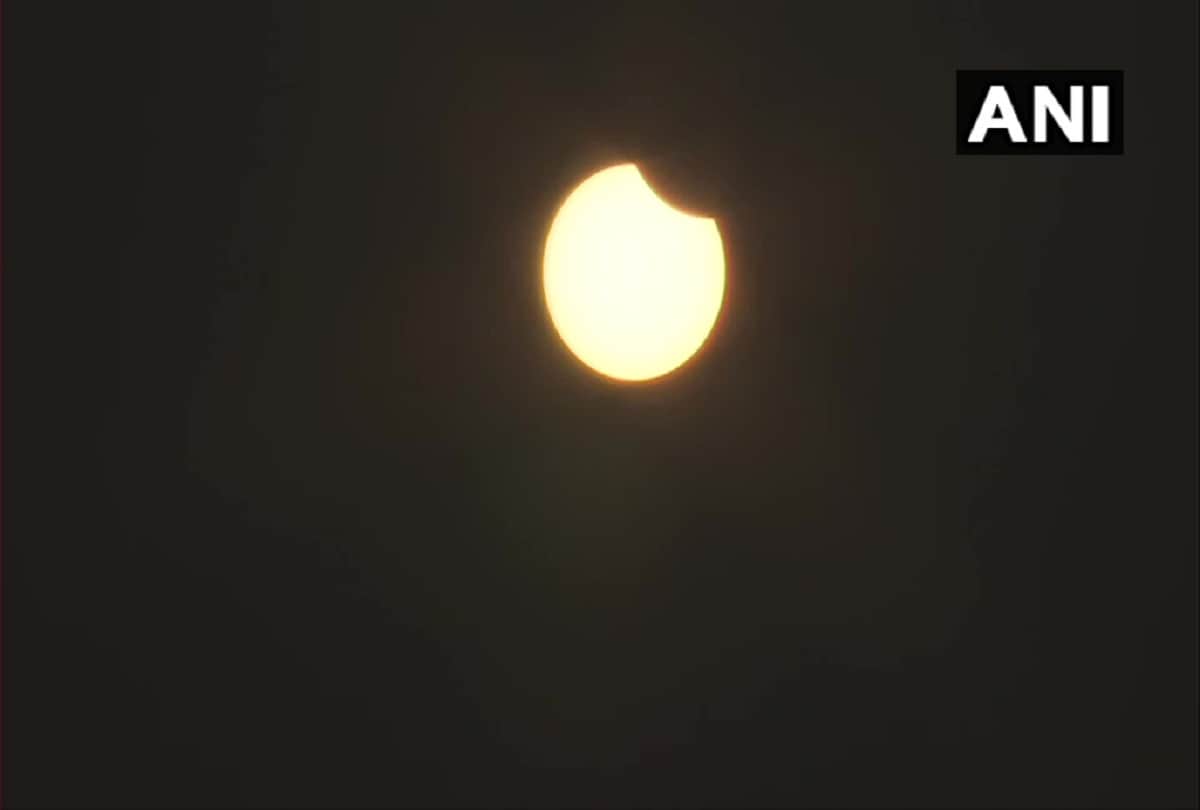 Last solar eclipse of the year, see through the pictures, what city the sun looked like