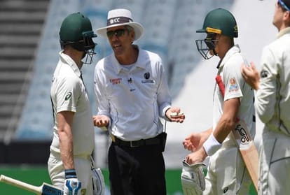 Steve Smith envolved little encouter with umpire Nigel Llong over dead ball rule, Warne puts flame
