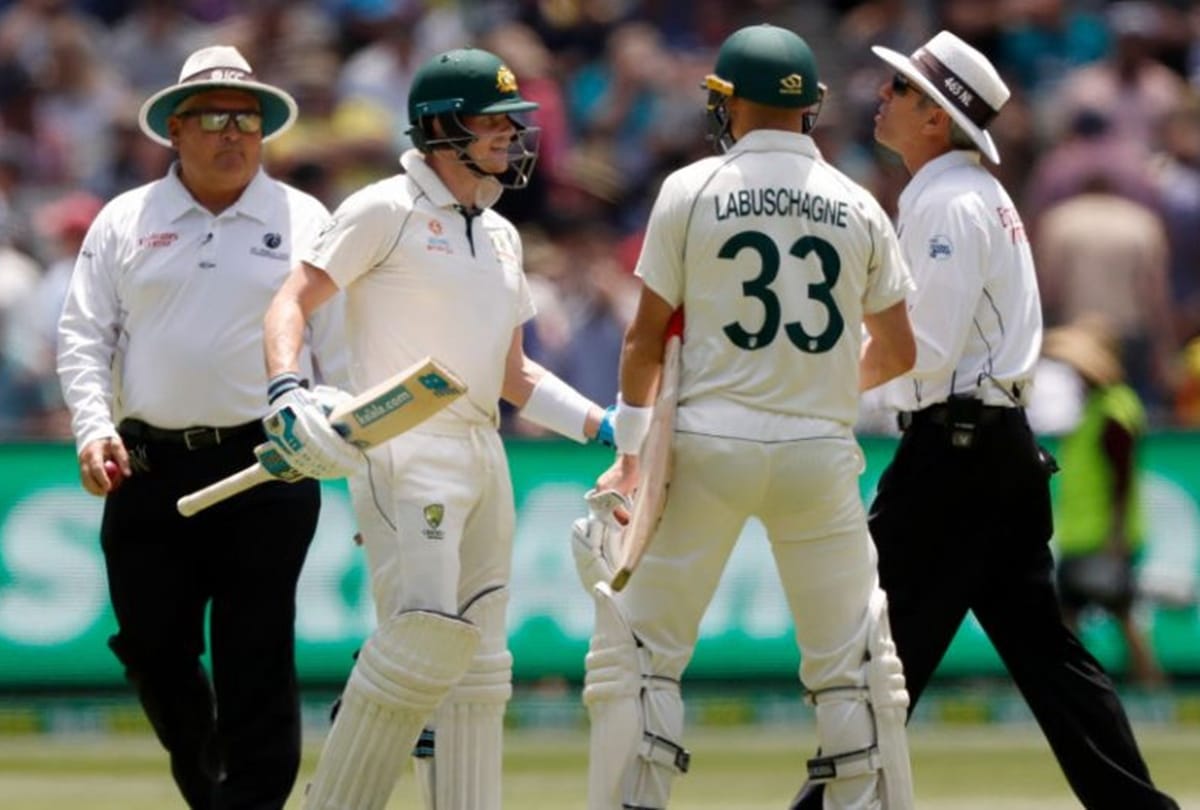 Steve Smith envolved little encouter with umpire Nigel Llong over dead ball rule, Warne puts flame
