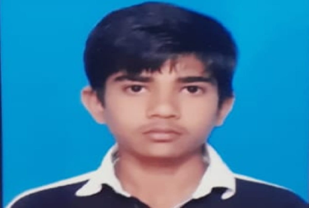 teacher scolded 12th student and he gave his life by jumping in front of train.in ghaziabad