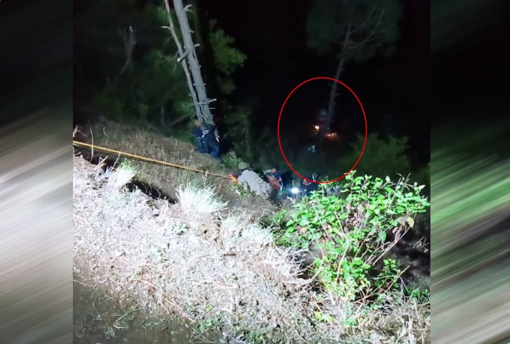 Car fell into ditch in Tehri Uttar pradesh two tourists killed