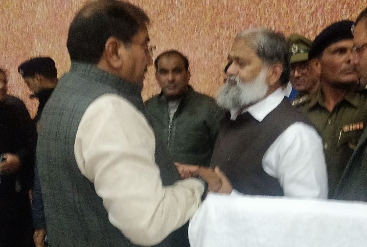 Haryana Home Minister Anil Vij takes Meeting Of Jila Kasht Nivaran Samiti In Sirsa