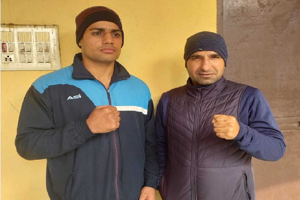 Boxer Vijay Chahal arrives to play in Baghpat after father's death