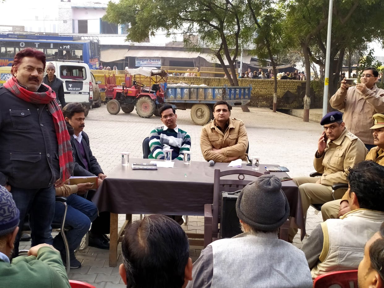 Hathras: DM, SP explain to people in Sikandararau