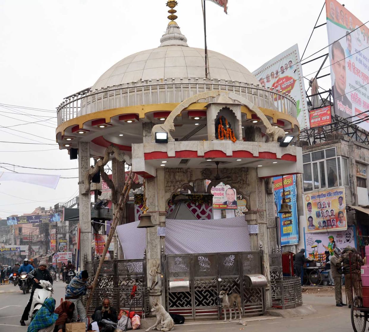 Solar eclipse: the doors of temples remain closed