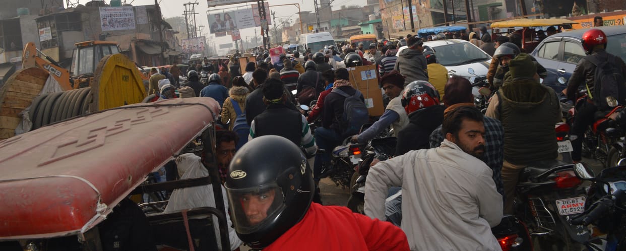 Hathras: People have jammed the entire day at the pond intersection
