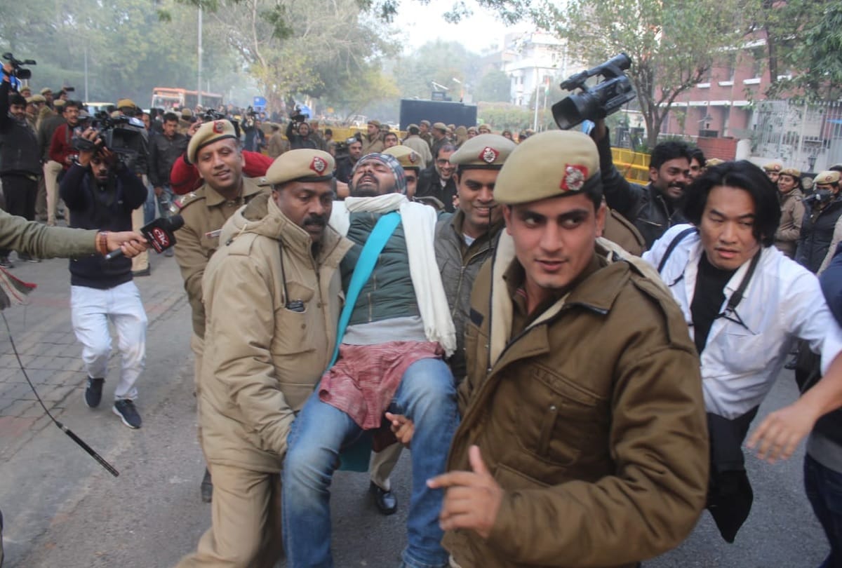 Protest Against CAA, NPR and NRC outside UP Bhawan, Jor bagh and Jamila Millia Islamia