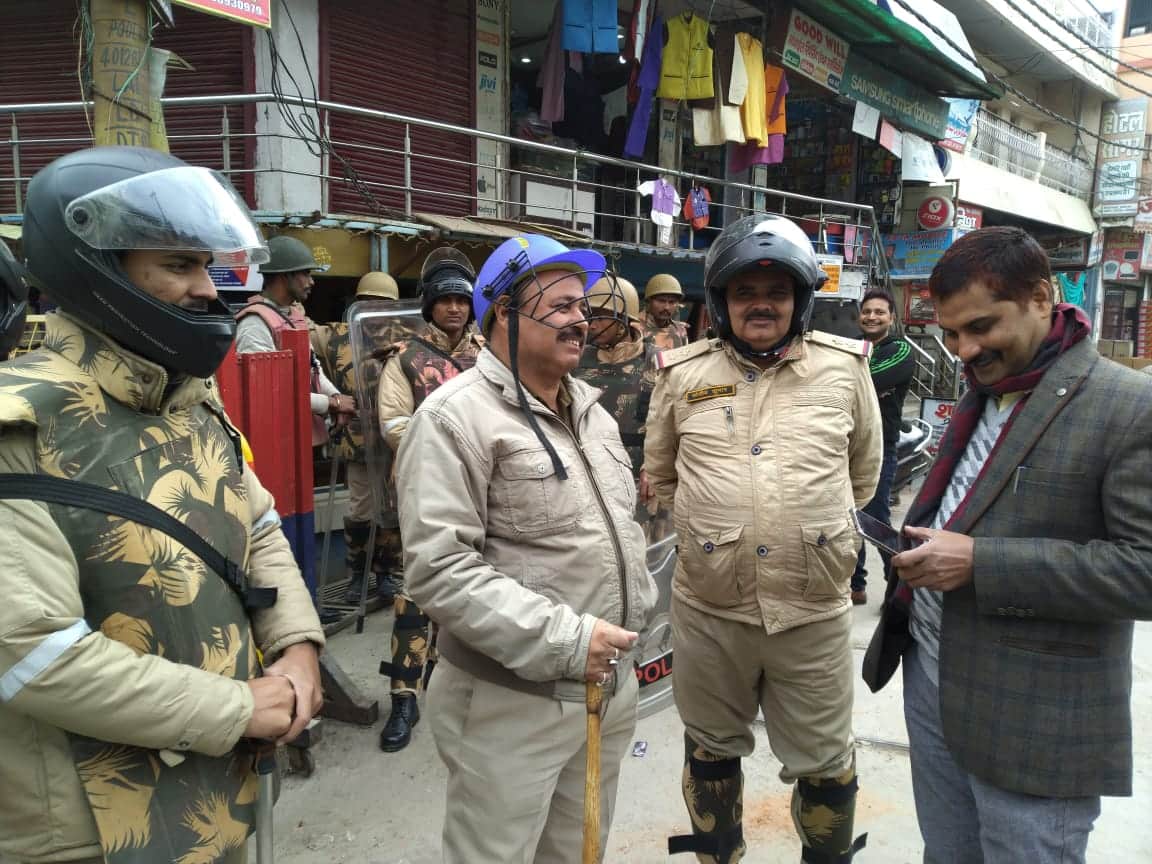 Anti CAA protest during Violent man Trying to escape the law in gorakhpur