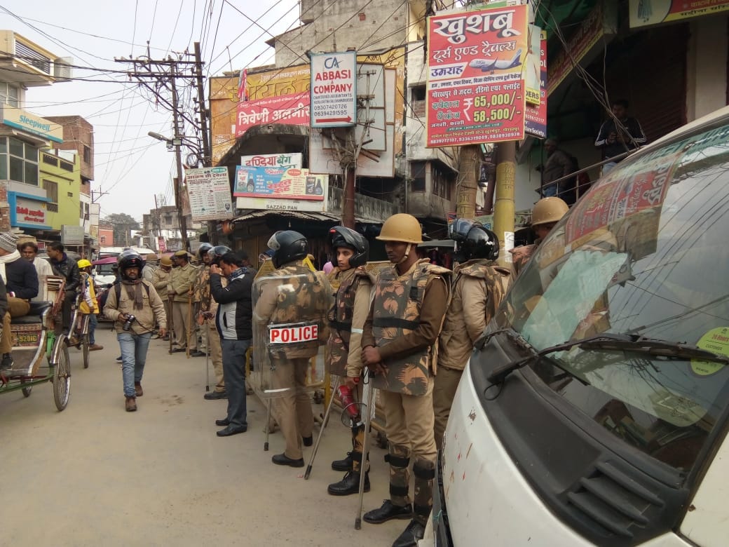 Anti CAA protest during Violent man Trying to escape the law in gorakhpur
