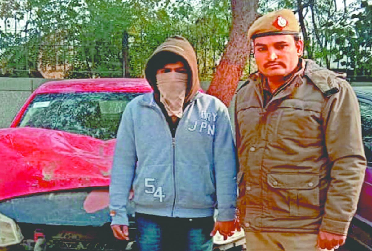 Retired group captain and wife died in road accident