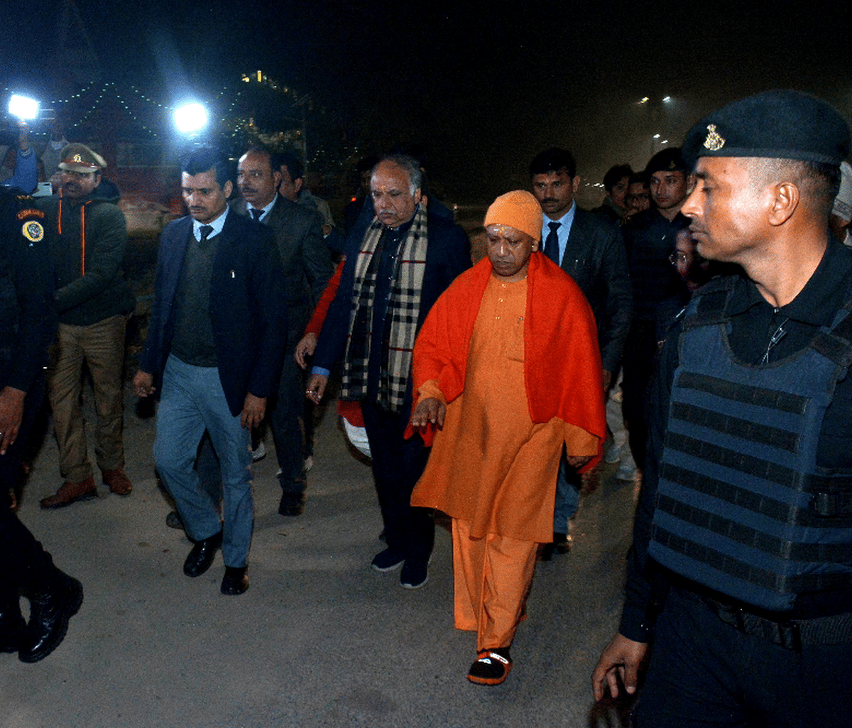 CM yogi Strict instructions start construction work of Kashi Vishwanath Dham in time varanasi
