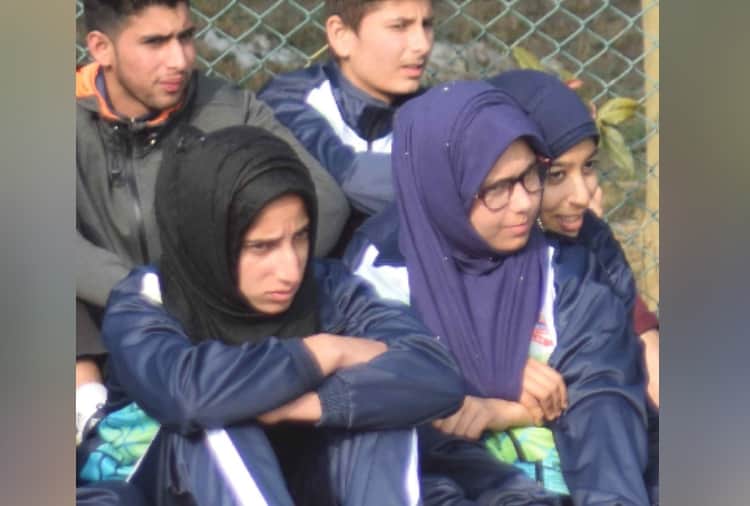 Kashmiri girl students said Now a new dawn in the valley