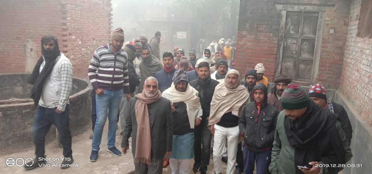 The minister knows the problems of the villagers by taking a walk