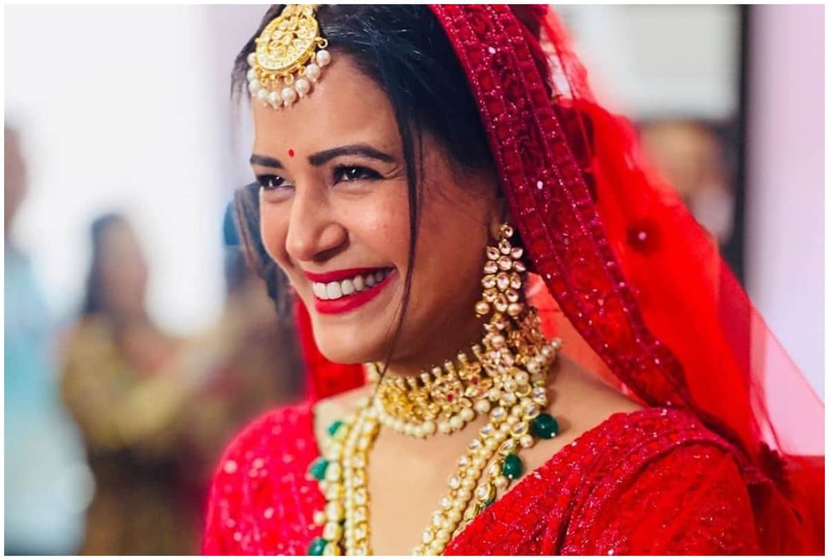 actress mona singh share new year photo with husband after wedding