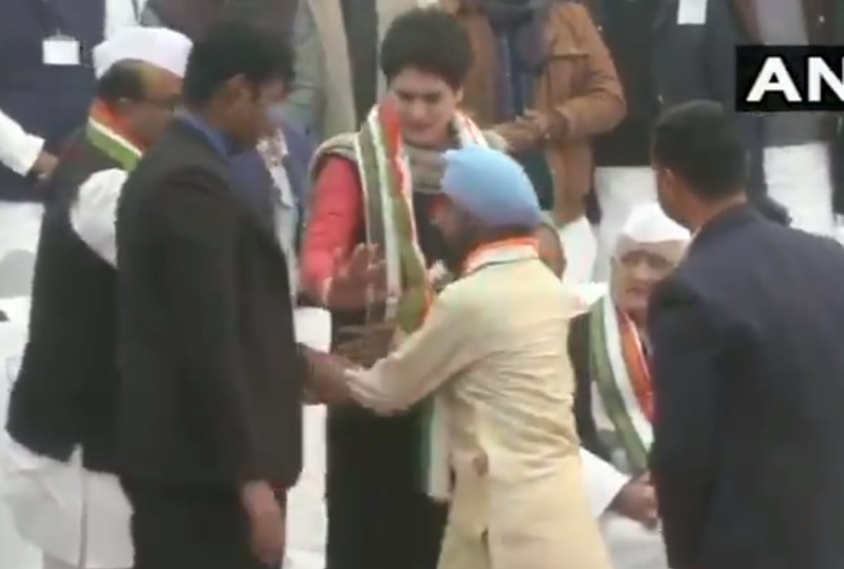Man breaches security of Priyanka Gandhi Vadra at a party event in Lucknow
