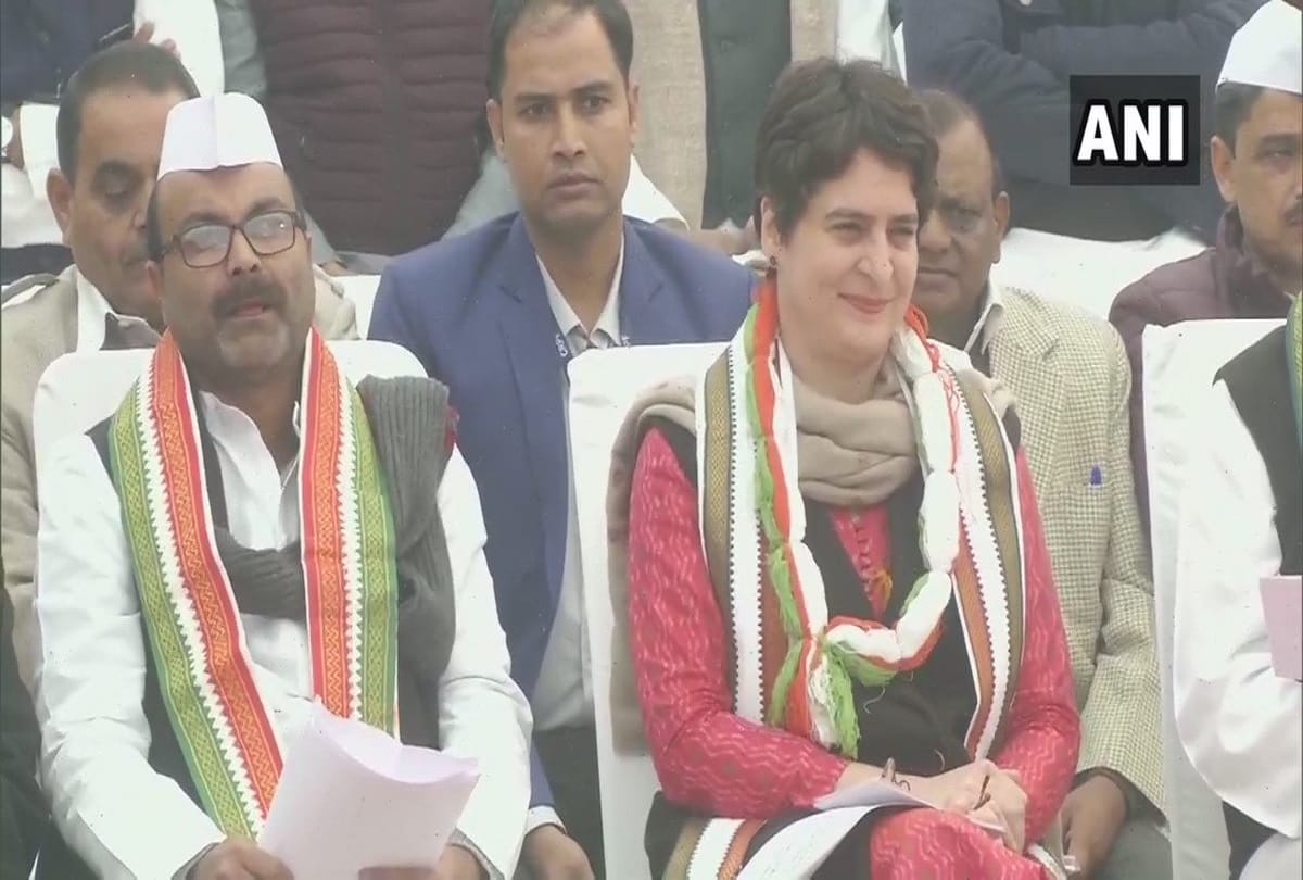 Priyanka Gandhi meeting with Congress workers in Lucknow
