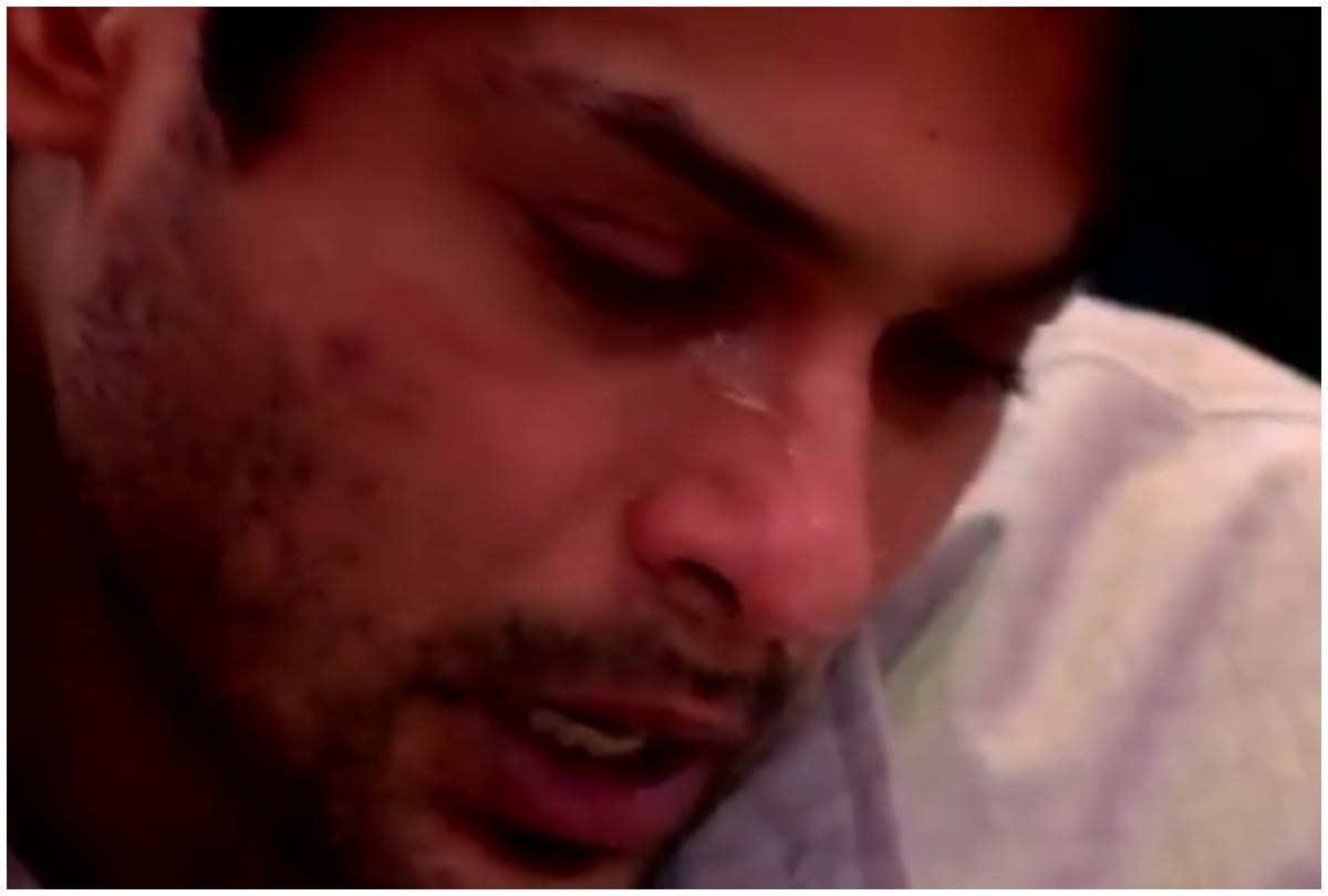 Bigg Boss 13 Weekend Ka Vaar Siddharth Shukla in front of Rohit Shetty Asim Riaz