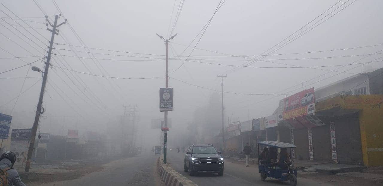 Heavy cold and fog wave in Gorakhpur