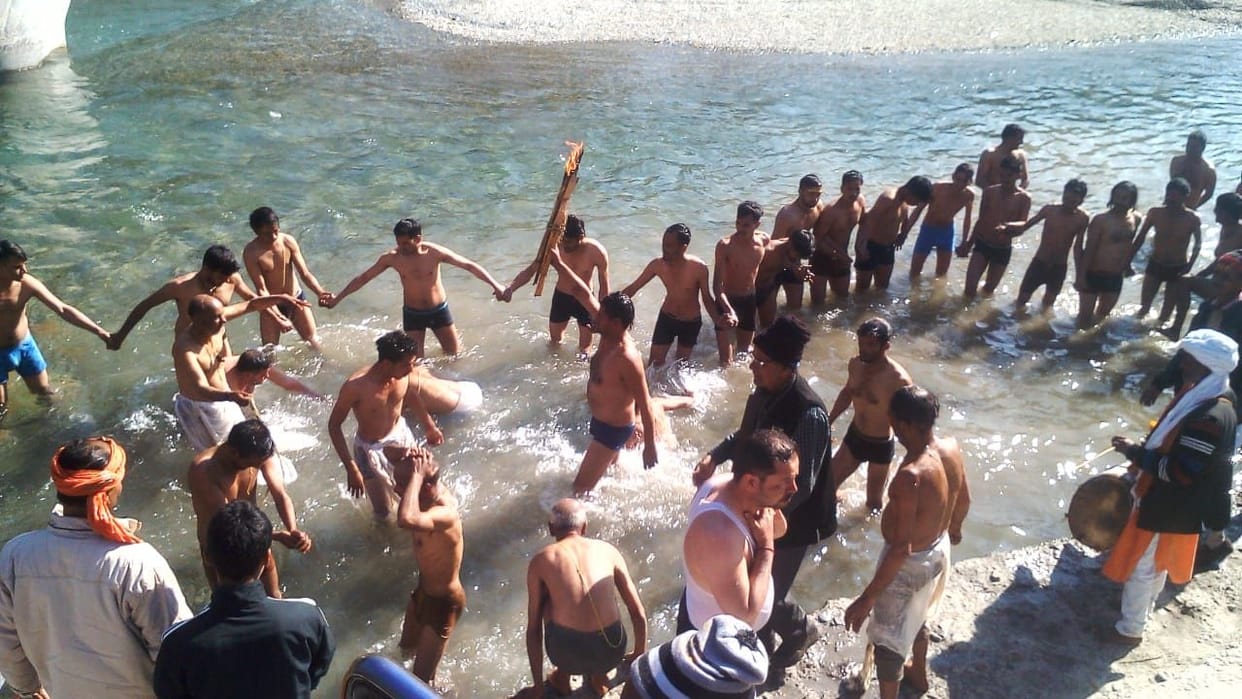 Worshipers of Jagr and Basi took bath