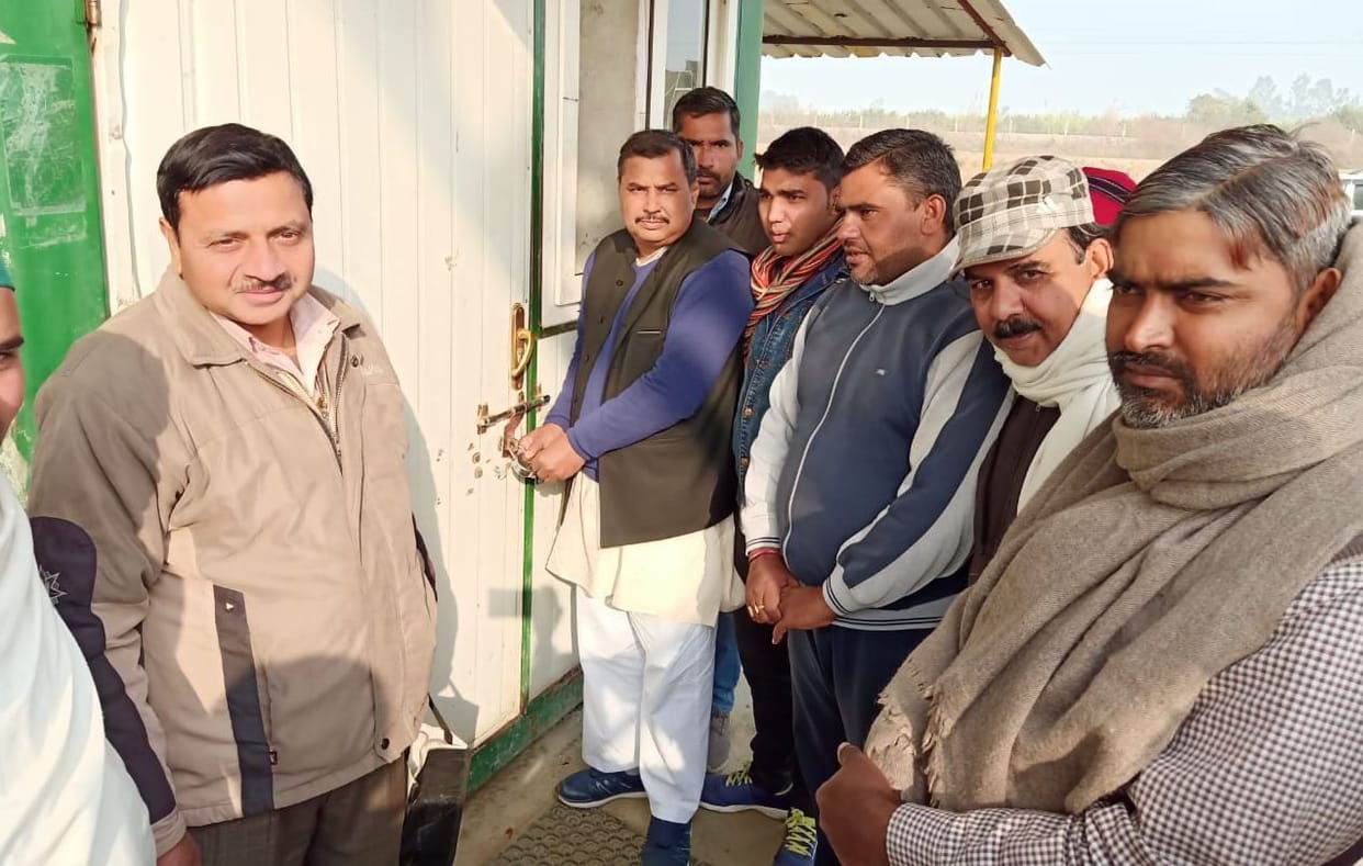 Mansurpur: Construction of railway track stopped
