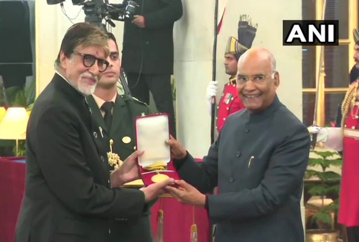 Abhishek Bachchan Posts Pic With Amitabh Bachchan And Jaya Bachchan after Dadasaheb Phalke Award