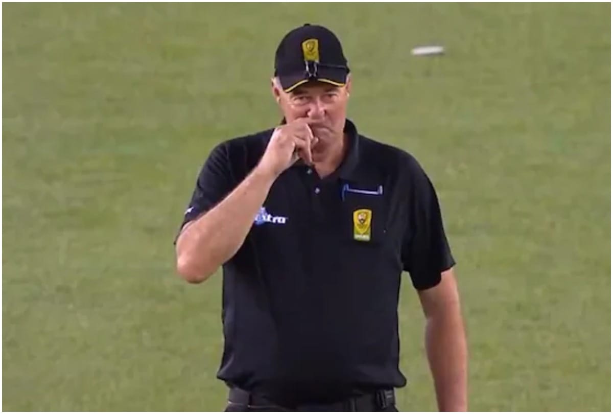 BBL Umpire raises finger after LBW appeal ends up scratching nose Watch