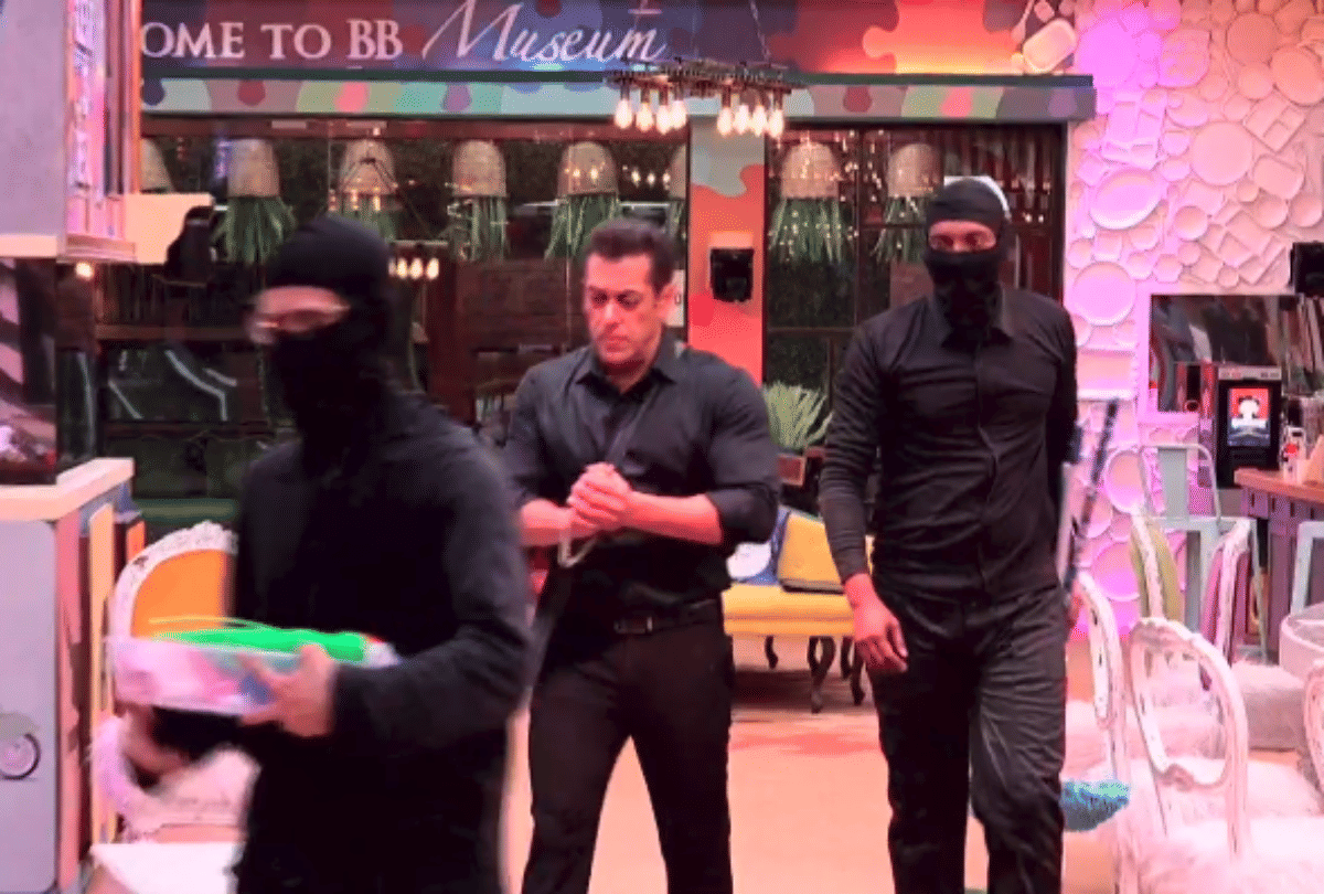 Bigg Boss 13 Salman Khan reveal how he watch all episodes of this show before weekend ka vaar