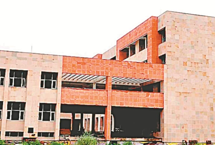 100 bed hospital has started without preparation