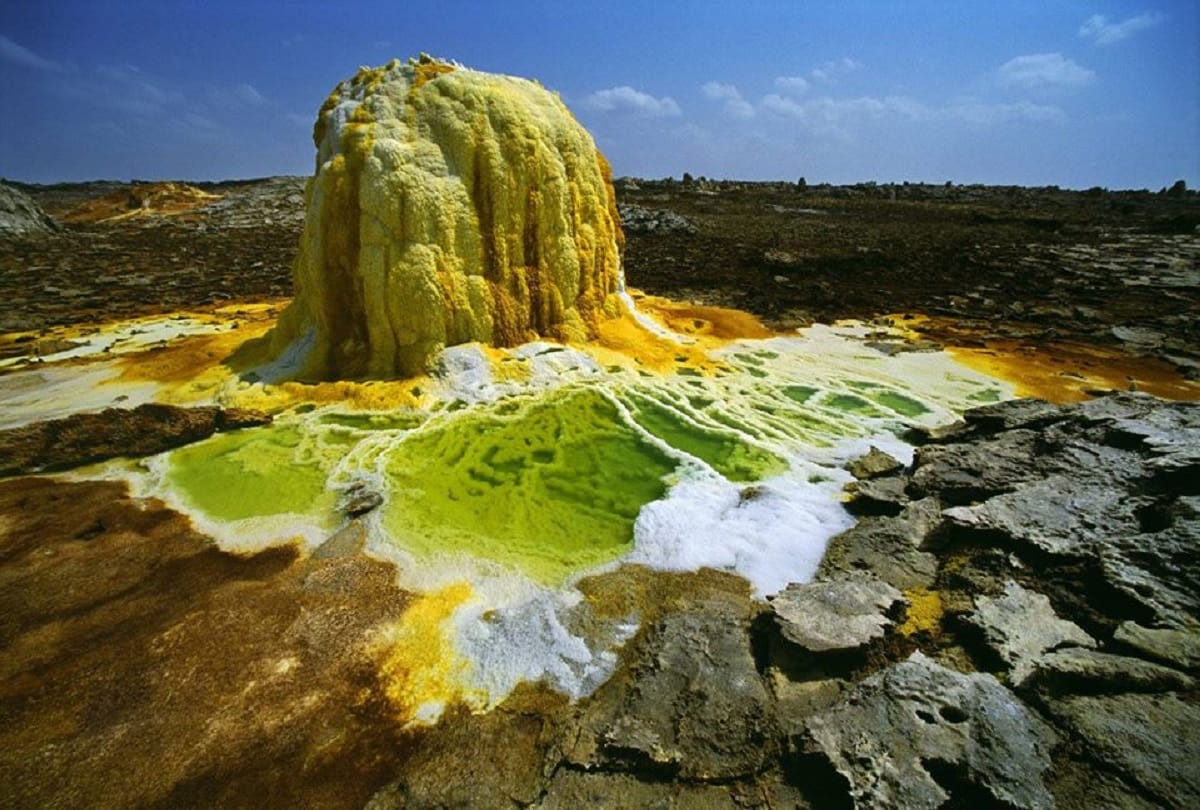 5 most mysterious and weird places in world