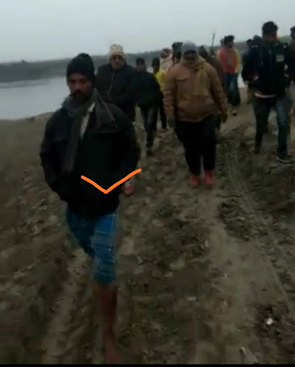 man fight with leopard in kushinagar