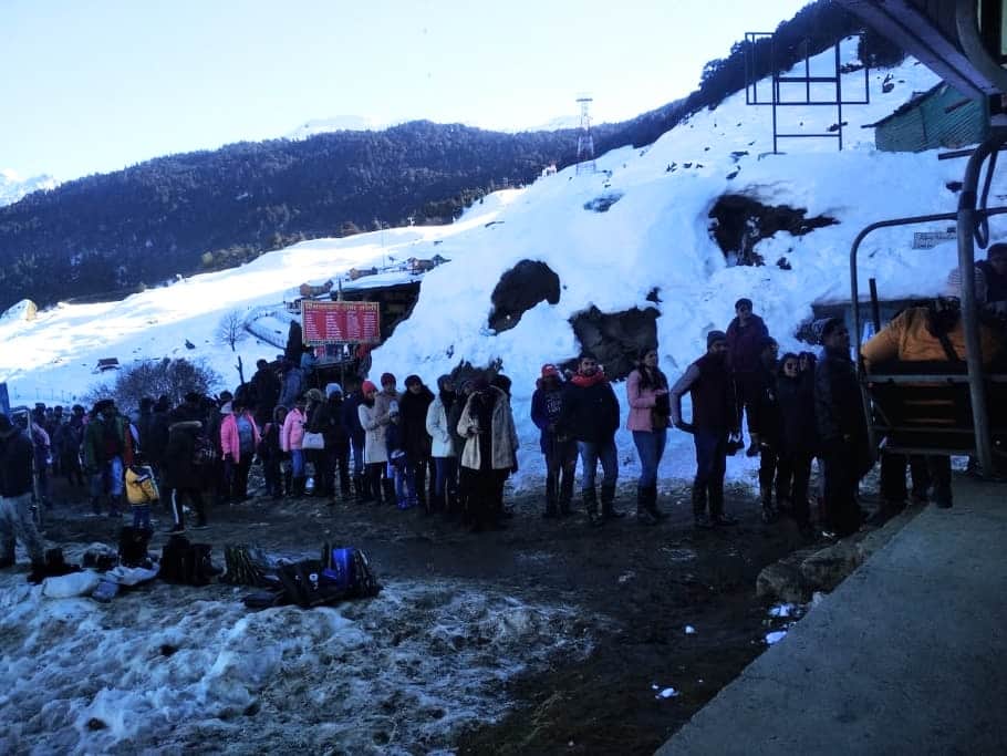Tourists crowd in Auli and Nainital Traffic jam for new year 2020 celebration