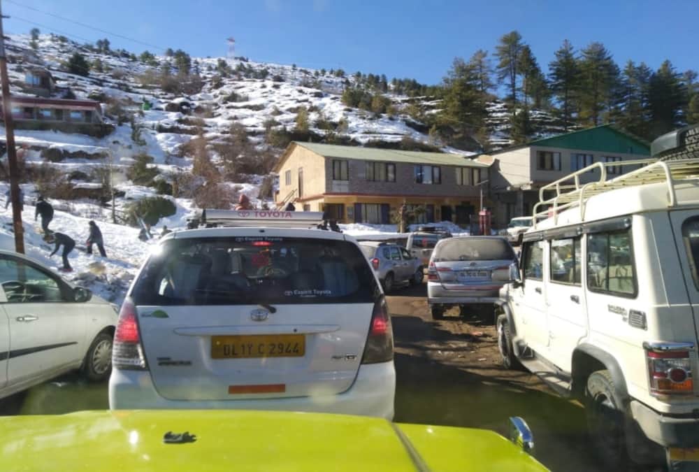 Tourists crowd in Auli and Nainital Traffic jam for new year 2020 celebration