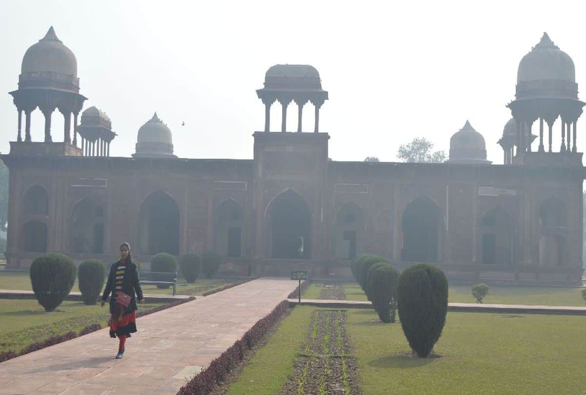tourism in agra suffers blow as CAA protests on new year 2020