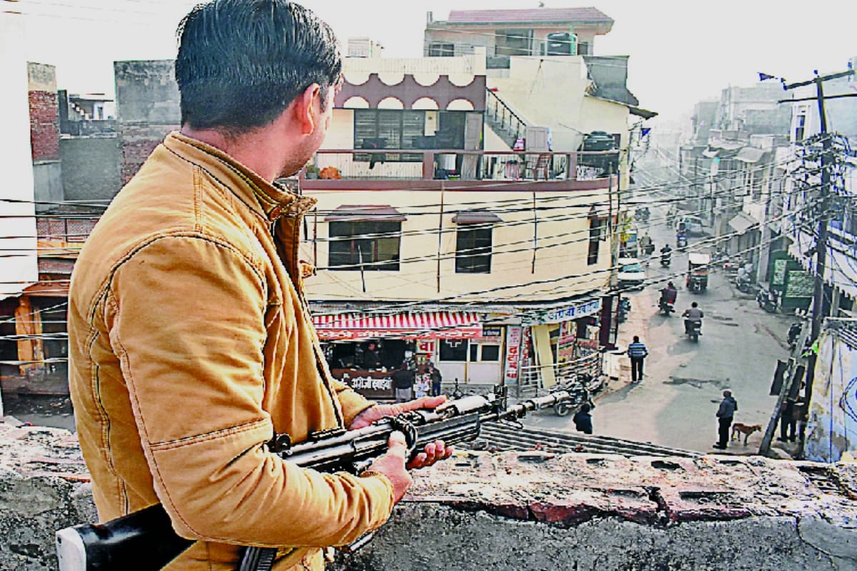 Meerut violence, Tension persists, arrest of miscreants became challenge for police