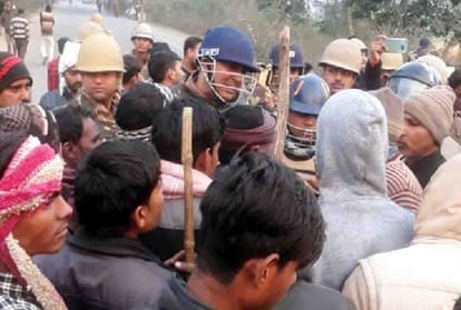 Farmer collided with CO's car, died on the spot