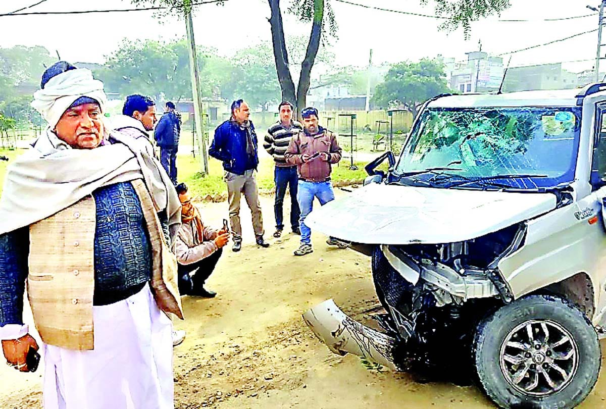 Car overturned on Etawah highway, woman dead