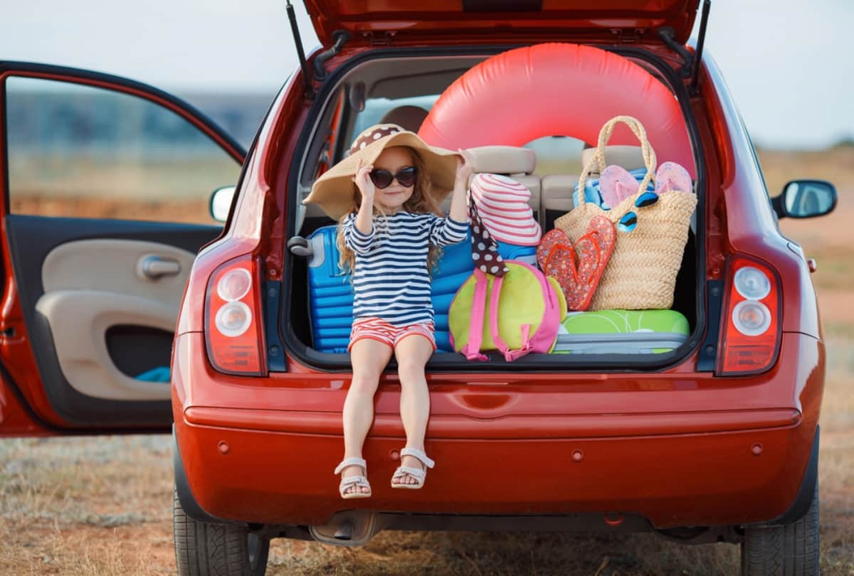 traveling tips for cheapest tour with children