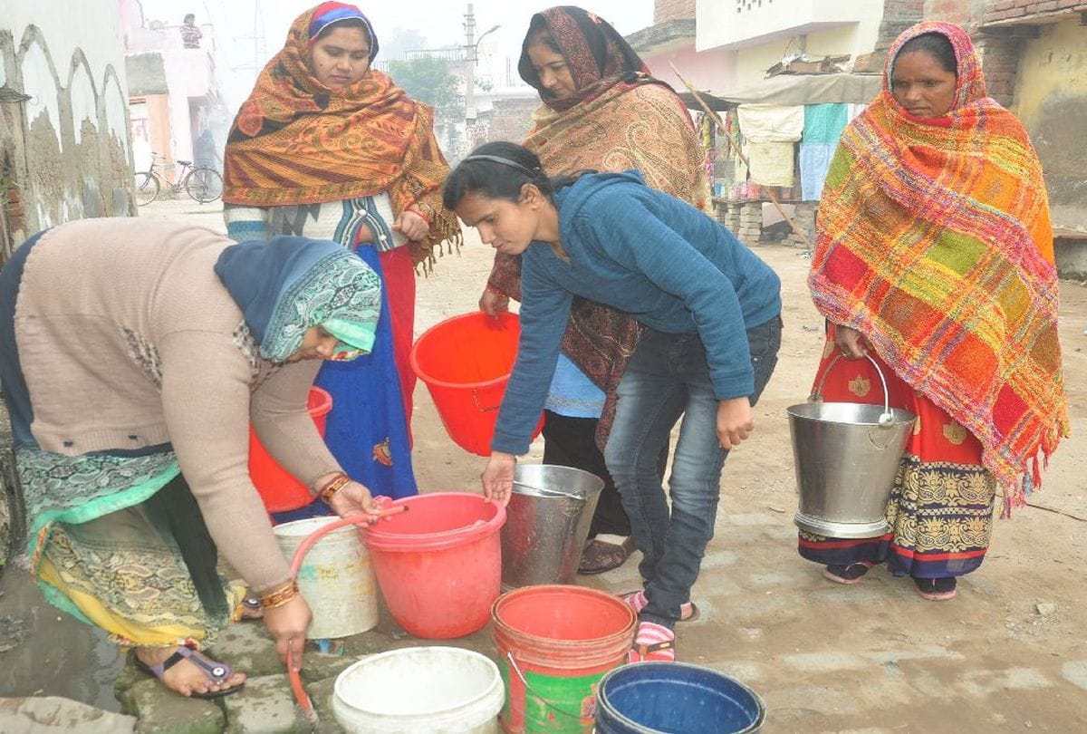 water crisis in many areas of agra