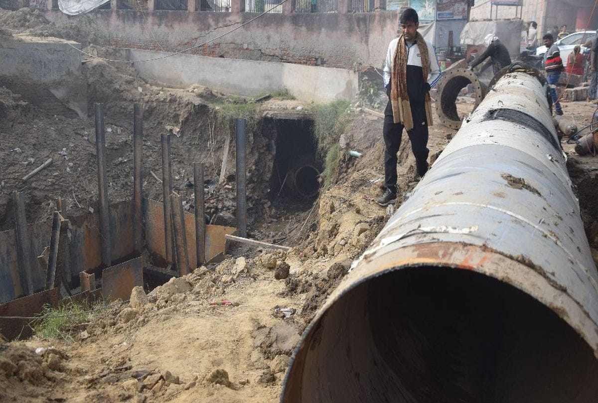 work of laying  pipeline is stuck in tender process for four months in In Jammu city