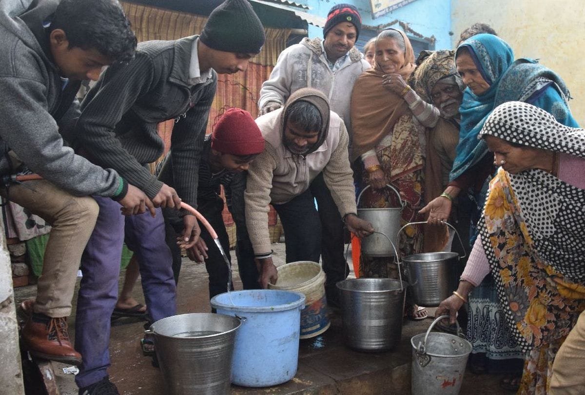 locals facing water crisis in agra