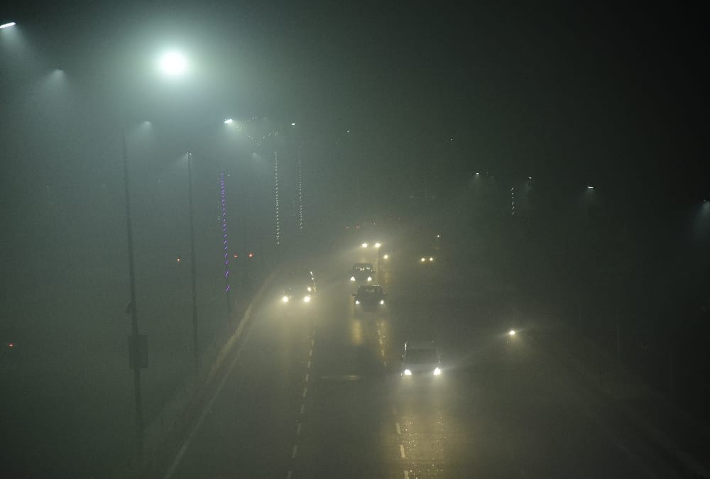 Temperature of Lucknow becomes 3.5 degree celcious.