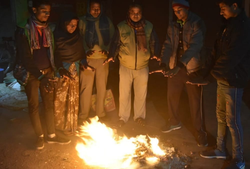 Cold wave in Delhi, coldest December 17 in ten years, , minimum temperature 4 degrees Celsius