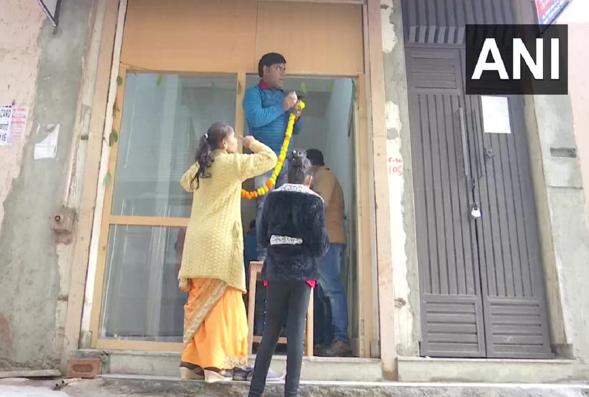 Buraris infamous house is inhabited again in delhi