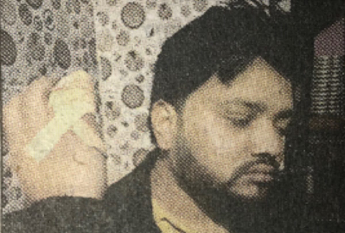 Policemen broke young mans finger and left him with 2.5 lakh rupees