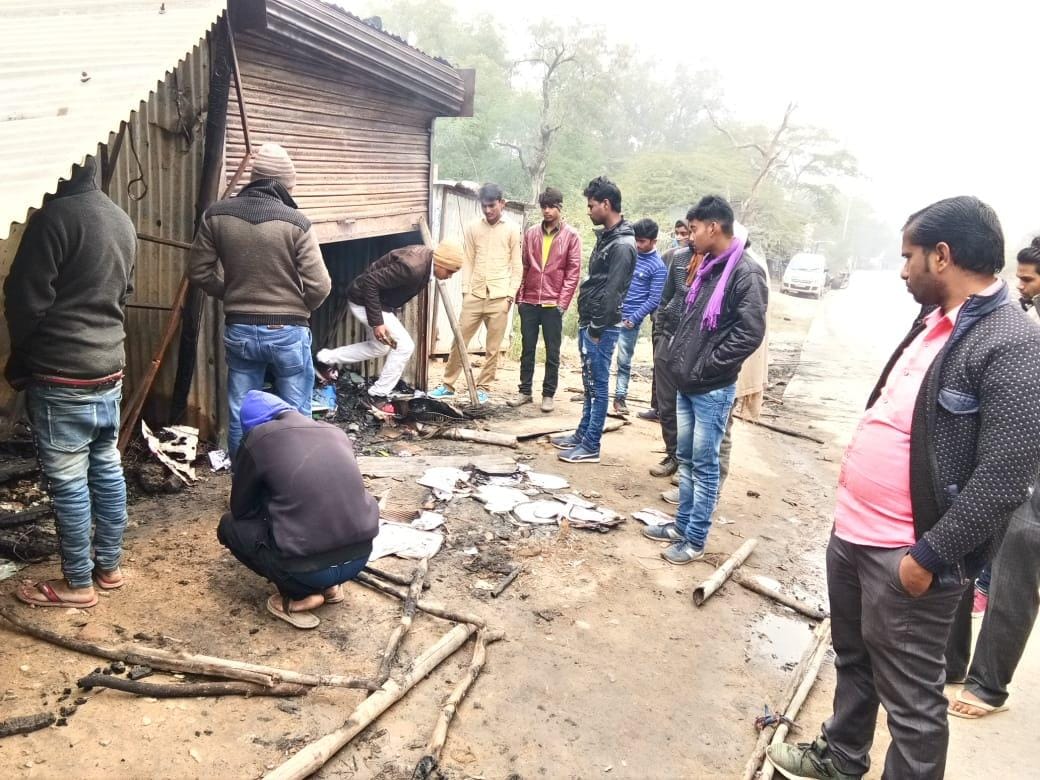 Fire caused by short circuit, shops burnt due to smoke