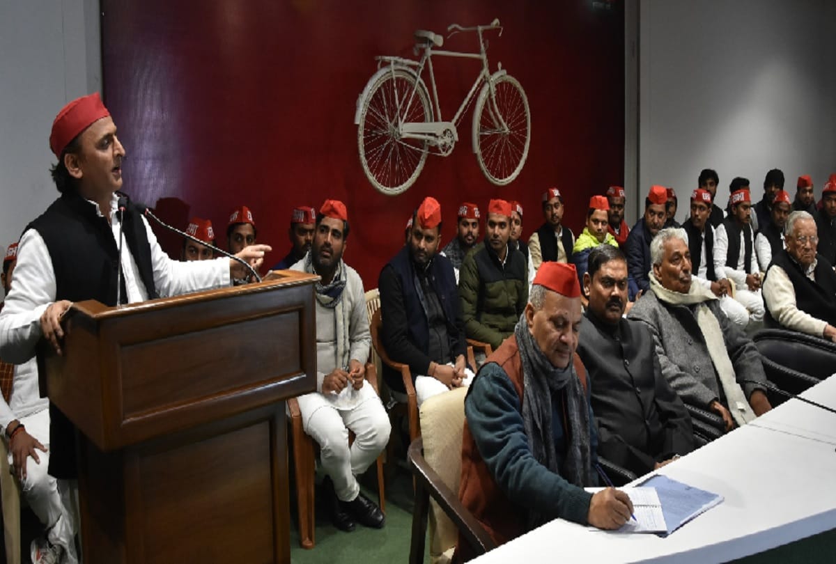 Akhilesh Yadav says I will not fill the form of NPR