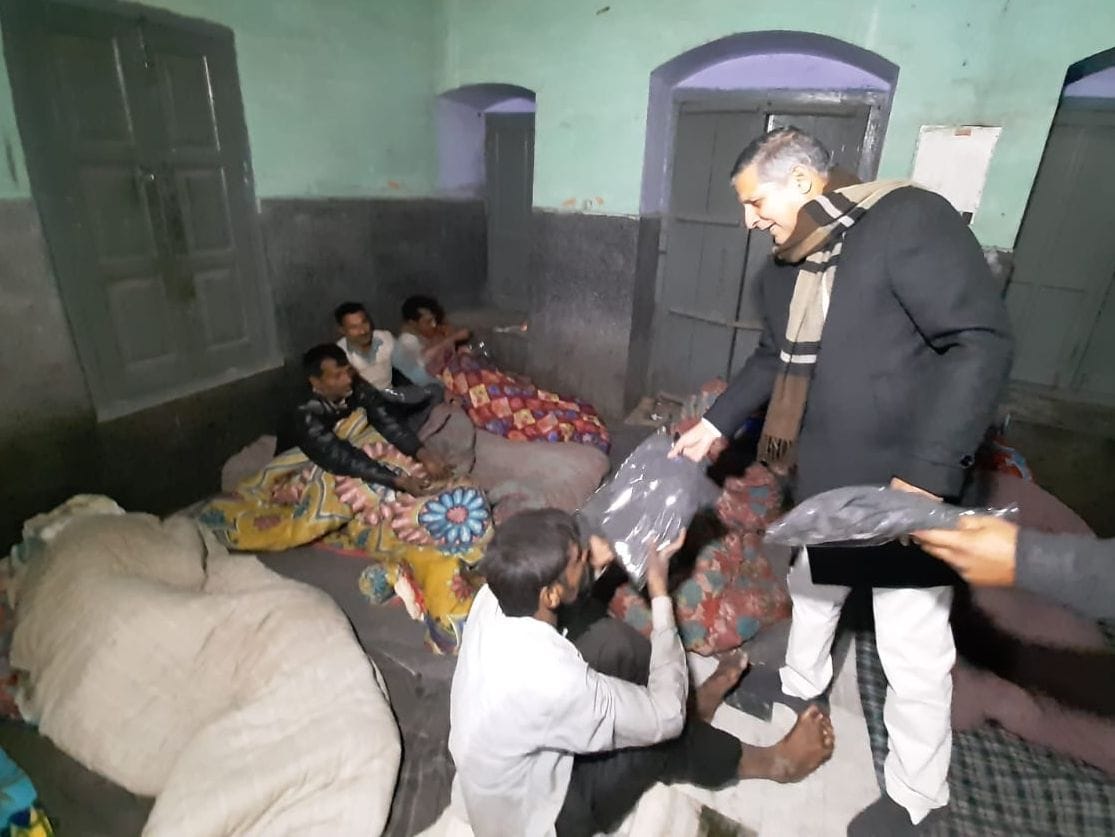 education minister inspects rain shelters
