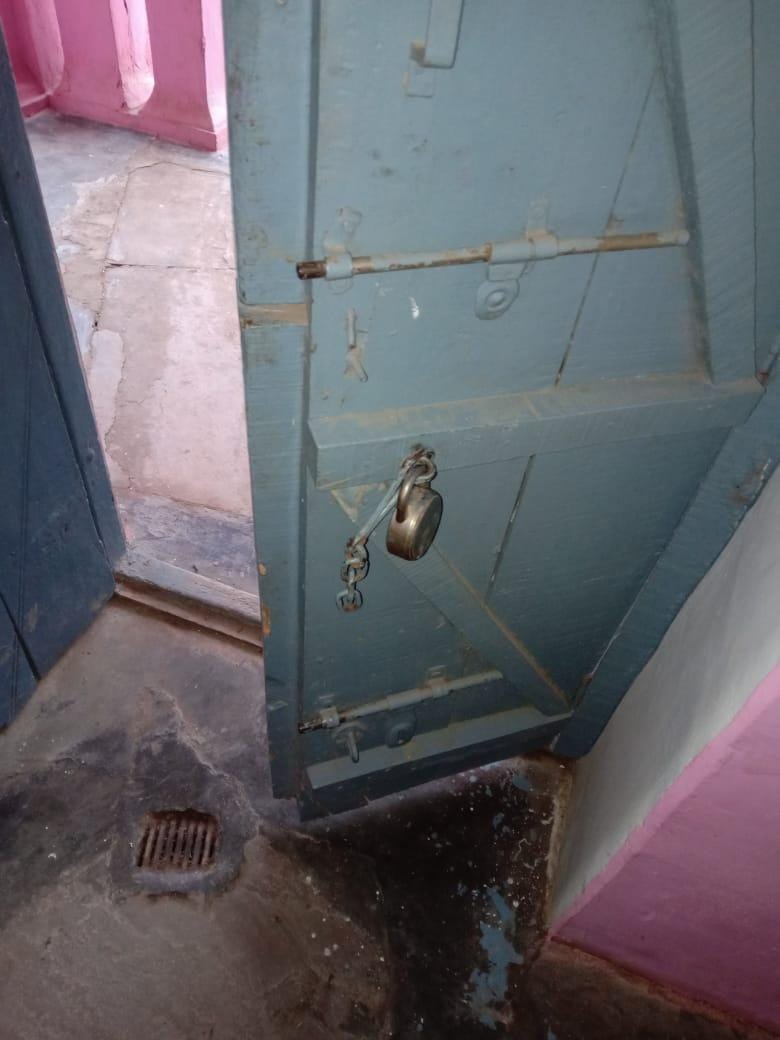 Millions stolen after cutting the door latch