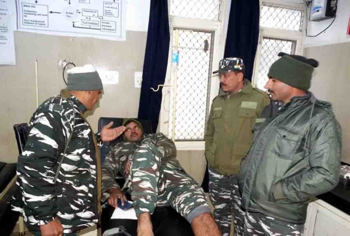 road accedent CRPF 24th Battalion's vehicle overturned, six soldiers injured
